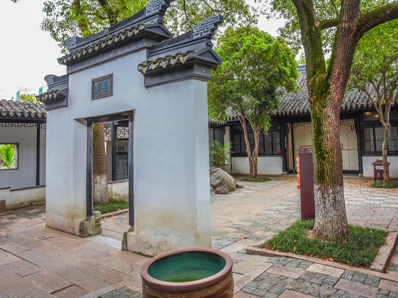 手工花磚與磚雕的搭配，表達(dá)新中式文化的裝修理念